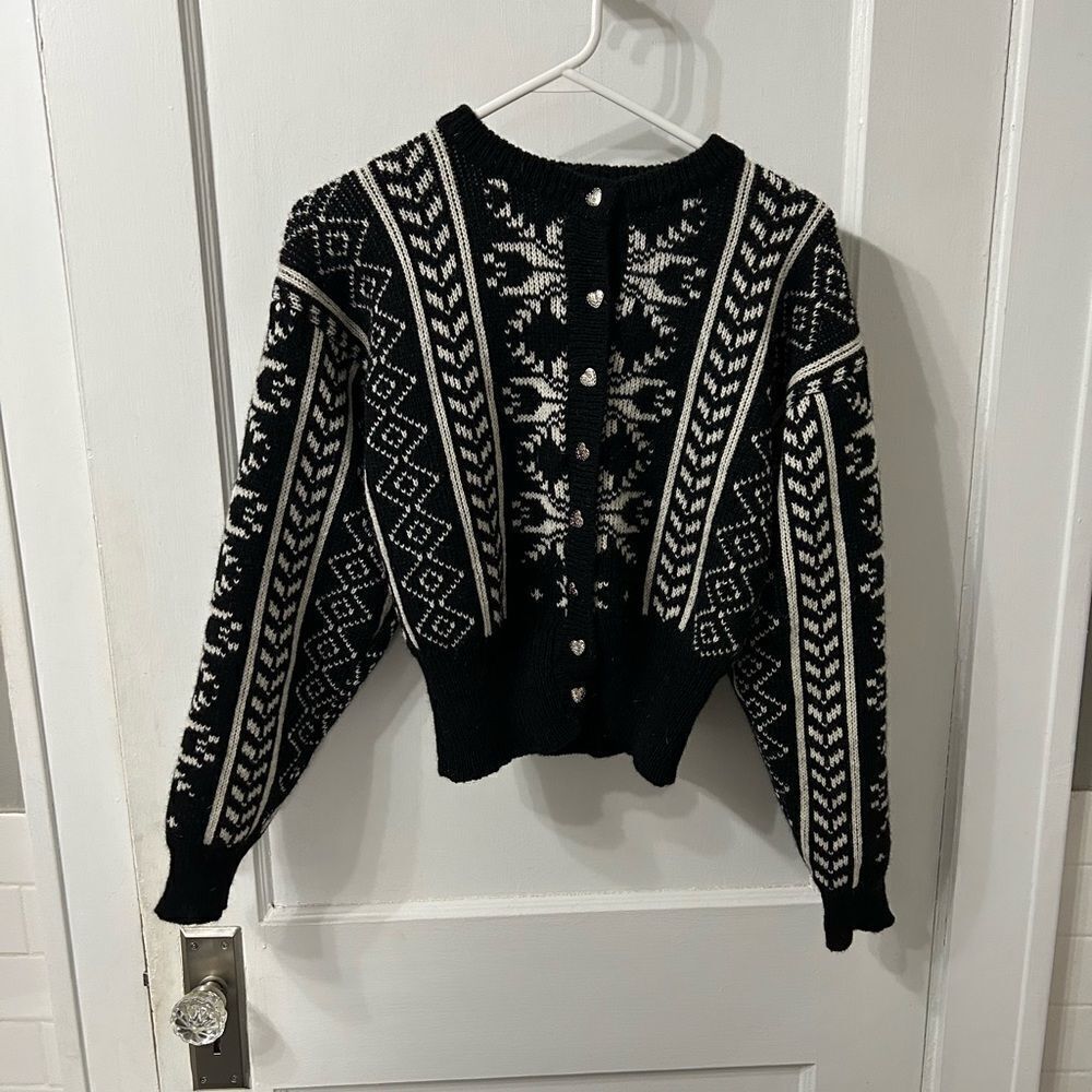 Black and White vintage Patterned Women's Sweater